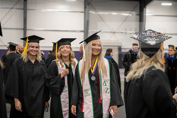 045SPGradPreCeremony0523ALW_1783