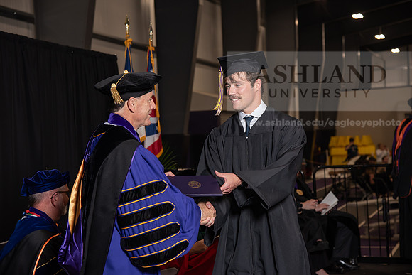 096SpGradBachelorScienceBusiness0524TR_DSC_5412