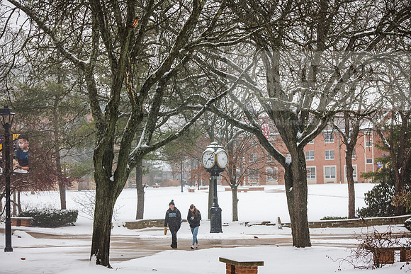 StudentsReturnWinterCampus0125AWB_6878