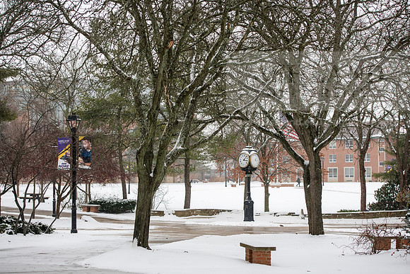 StudentsReturnWinterCampus0125AWB_6850