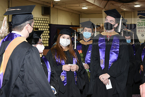 044WiGradPreCeremony1221MP7_0060