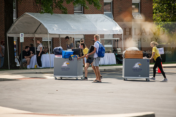MoveInDay0824AWB_0409