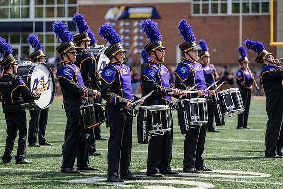 AUvHillsdaleFtball0925AWB_2495