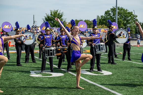 AUvHillsdaleFtball0925AWB_2480