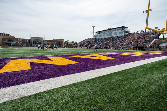 AUvHillsdaleFtball0925AWB_2678