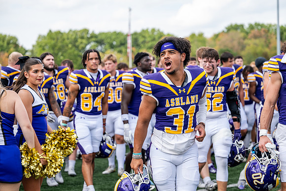 AUvHillsdaleFtball0925AWB_3169