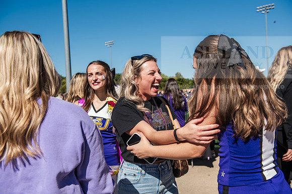 HOCOAUvOHDomFootballGame1024ALW_8943