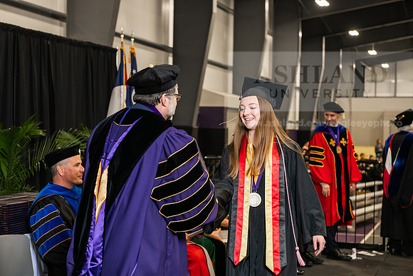 097SPGradBachelorScience0525AWB_3855
