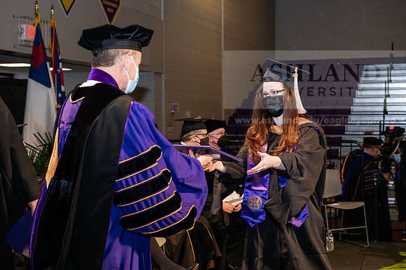 092MasterBusinessWiGrad1221ALW_6746