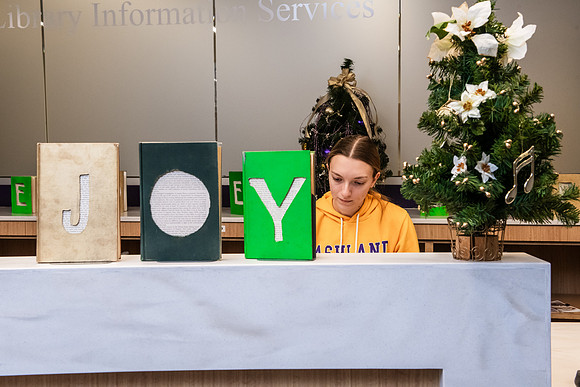 CampusLife1224AWB_5680