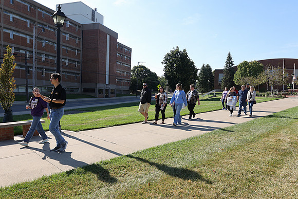 AU PREVIEW DAY-06