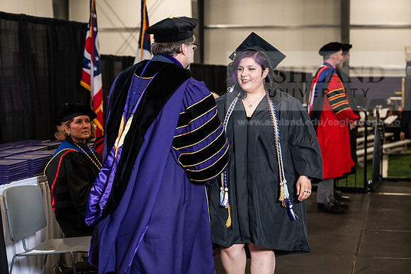 001GradBachelorArts0526AWB_1175