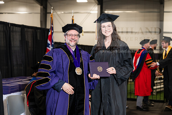 009GradBachelorArts0526AWB_1181