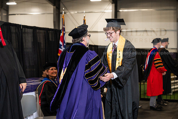 012GradBachelorArts0526AWB_1183