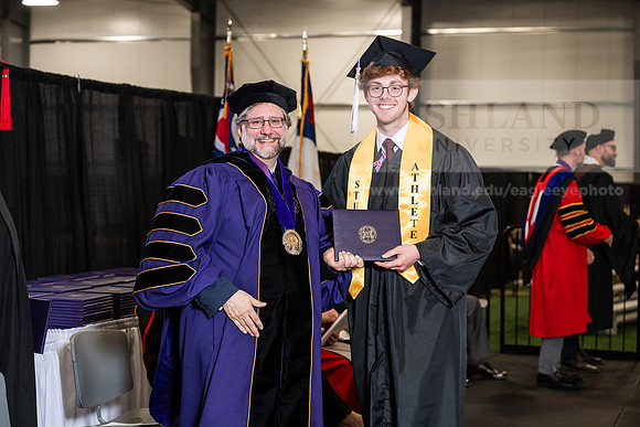 015GradBachelorArts0526AWB_1184