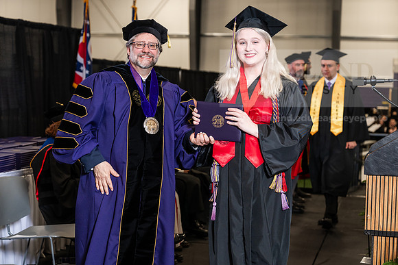 019GradBachelorArts0526AWB_1188