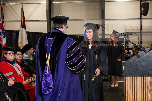007GradAssociateArts0526AWB_1138