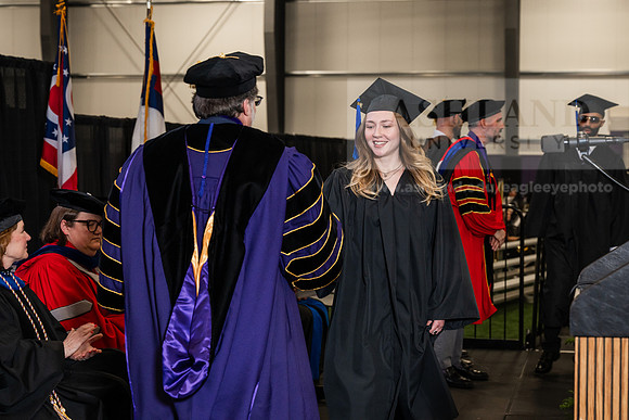 016GradAssociateArts0526AWB_1145