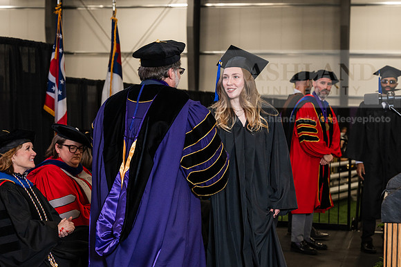 017GradAssociateArts0526AWB_1146