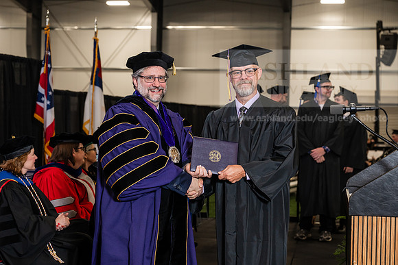 028GradAssociateArts0526AWB_1156