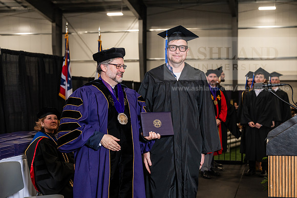 031GradAssociateArts0526AWB_1159