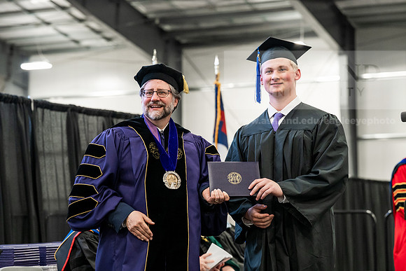 054GradAssociateArts0526AE3_7178