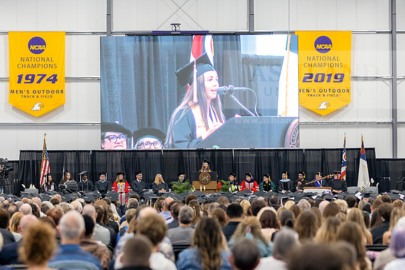 187GraduationCeremony0526JK452A2588