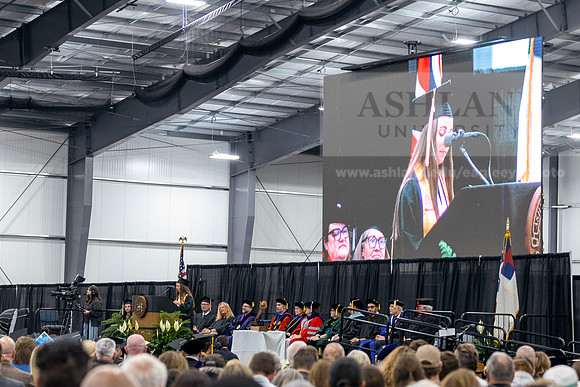 203GraduationCeremony0526JK452A2594