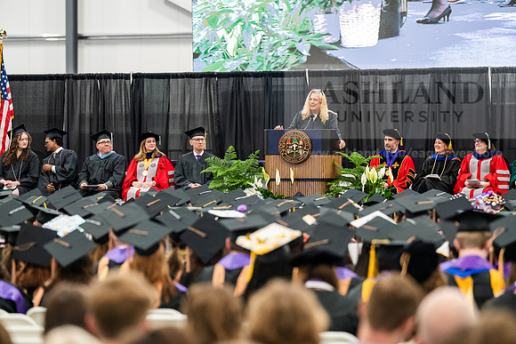 296GraduationCeremony0526AE3_7122