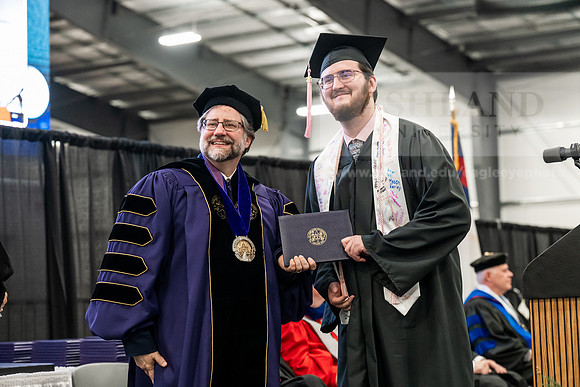 009GradBachelorMusic0526AE3_7514