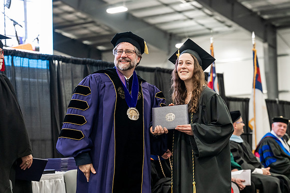 017GradBachelorScience0526AE3_7523