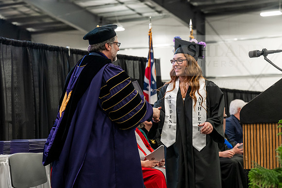 009GradBachelorBusinessAdmin0526AE3_7819