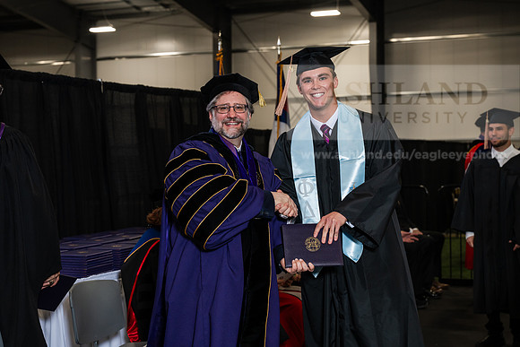 017GradBachelorBusinessAdmin0526AWB_2086