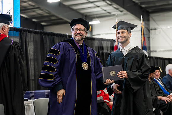 021GradBachelorBusinessAdmin0526AE3_7825