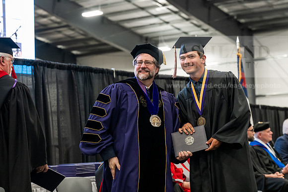 050GradBachelorBusinessAdmin0526AE3_7844