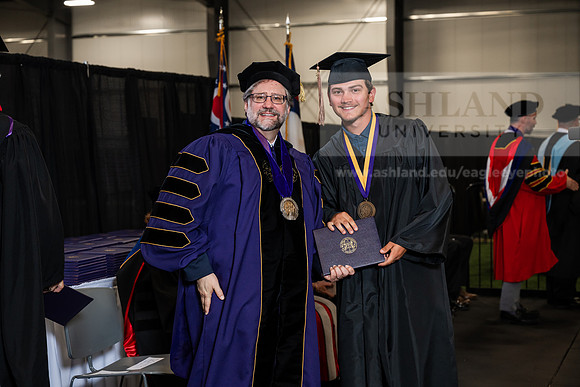 051GradBachelorBusinessAdmin0526AWB_2114