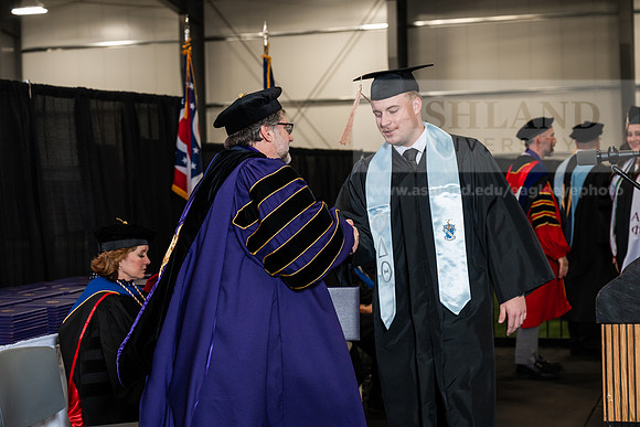 059GradBachelorBusinessAdmin0526AWB_2122