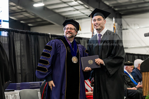 075GradBachelorBusinessAdmin0526AE3_7863