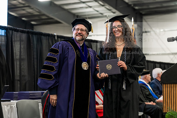 081GradBachelorBusinessAdmin0526AE3_7867