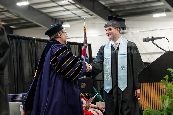 083GradBachelorBusinessAdmin0526AE3_7869