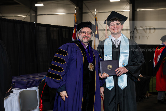 085GradBachelorBusinessAdmin0526AWB_2144
