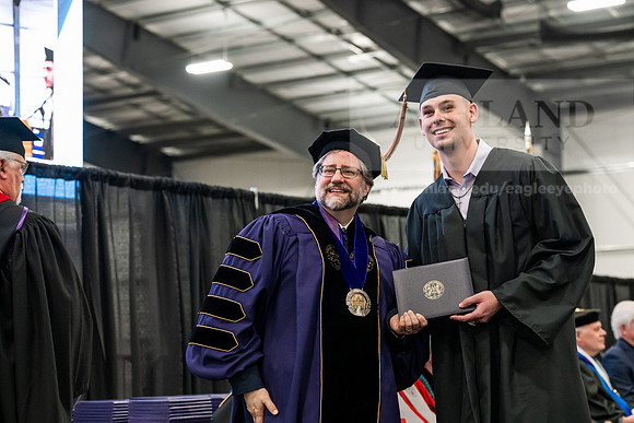 095GradBachelorBusinessAdmin0526AE3_7879
