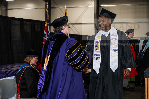 099GradBachelorBusinessAdmin0526AWB_2156
