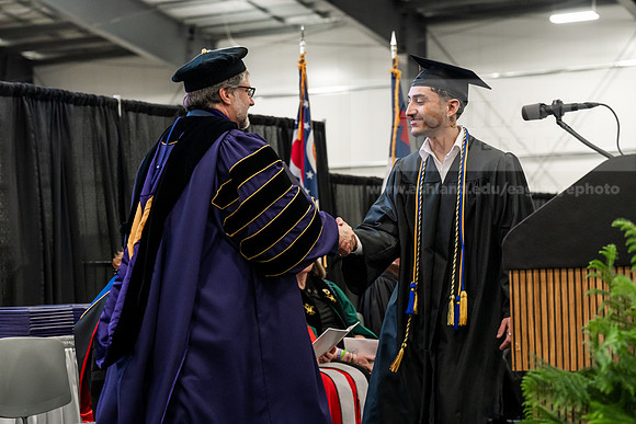 106GradBachelorBusinessAdmin0526AE3_7882