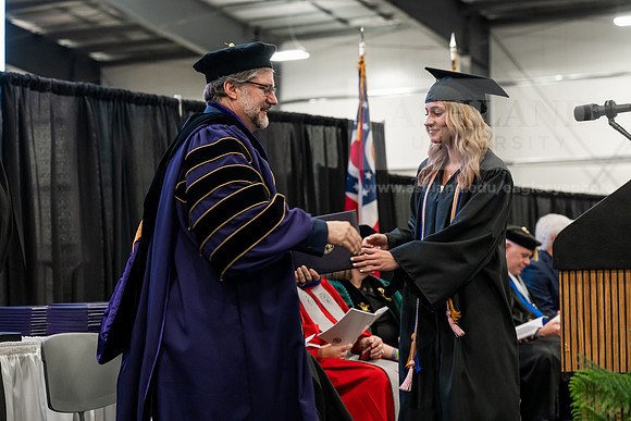 113GradBachelorBusinessAdmin0526AE3_7886
