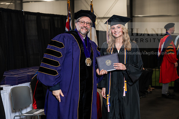 116GradBachelorBusinessAdmin0526AWB_2168