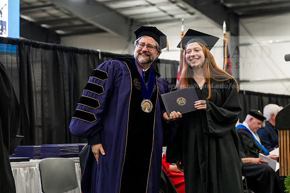 122GradBachelorBusinessAdmin0526AE3_7891