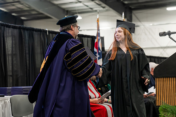 120GradBachelorBusinessAdmin0526AE3_7888