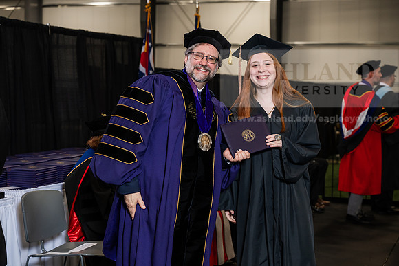 124GradBachelorBusinessAdmin0526AWB_2174