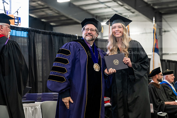 130GradBachelorBusinessAdmin0526AE3_7894